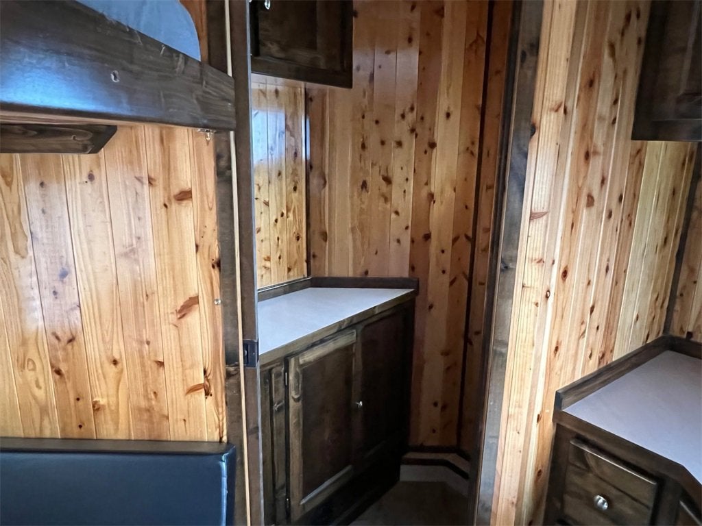 2020 FISH HOUSE BLACK BEAR FISH HOUSE FISH HOUSE