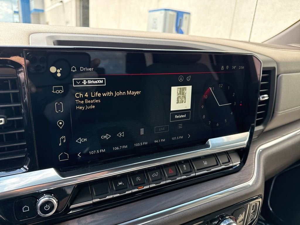 2024 GMC Sierra 1500 SLT