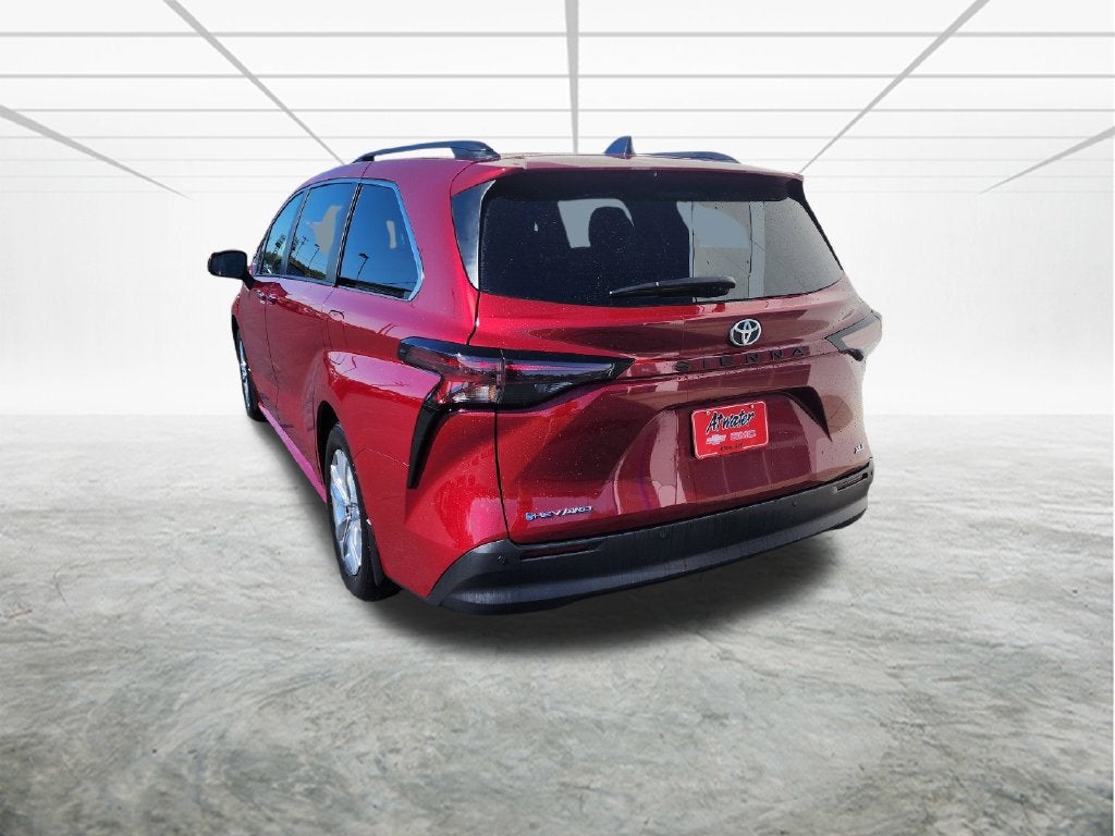 2026 Toyota Sienna XLE
